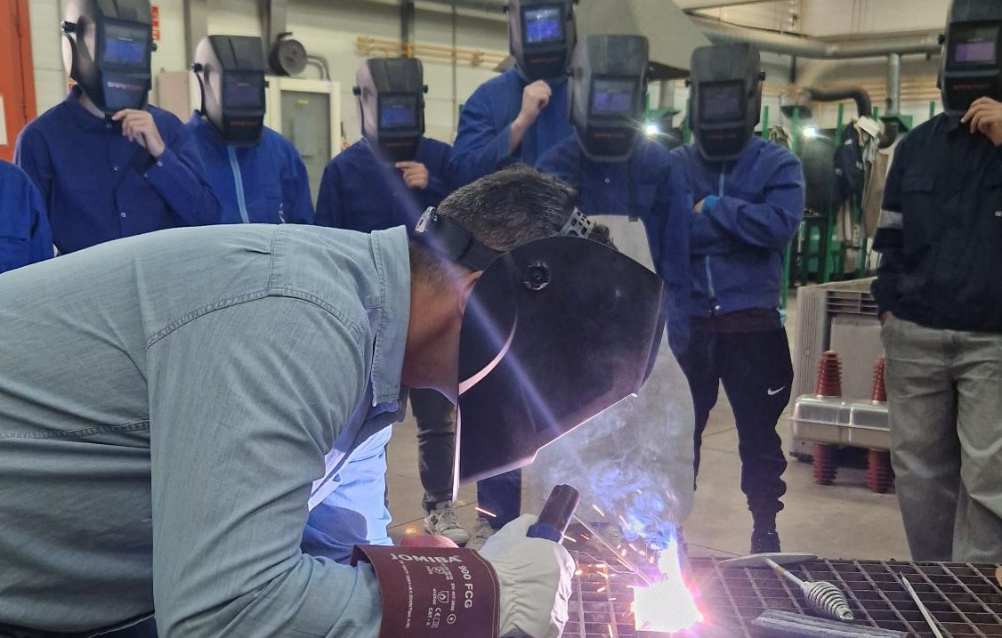 La ETSIA refuerza la capacitaci&oacute;n pr&aacute;ctica en soldadura de su alumnado con una clase magistral del experto internacional Alexis Chapela G&oacute;mez