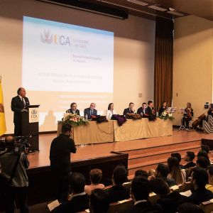 El alcalde de Algeciras, José Ignacio Landaluce, quiso dedicar unas palabras a los graduandos, a sus familias y a la comunidad universitaria.