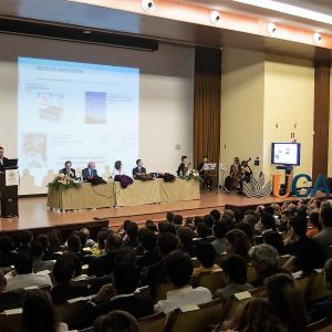 Pablo García Triviño, secretario académico, resumiendo la memoria del curso 2017-18.